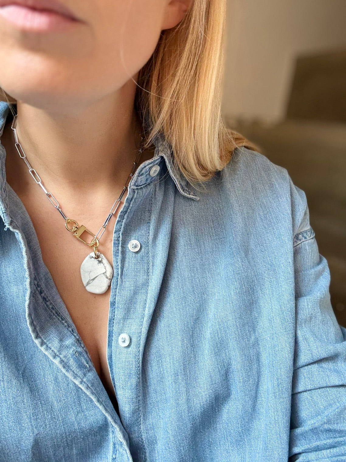 Collier Howlite #324