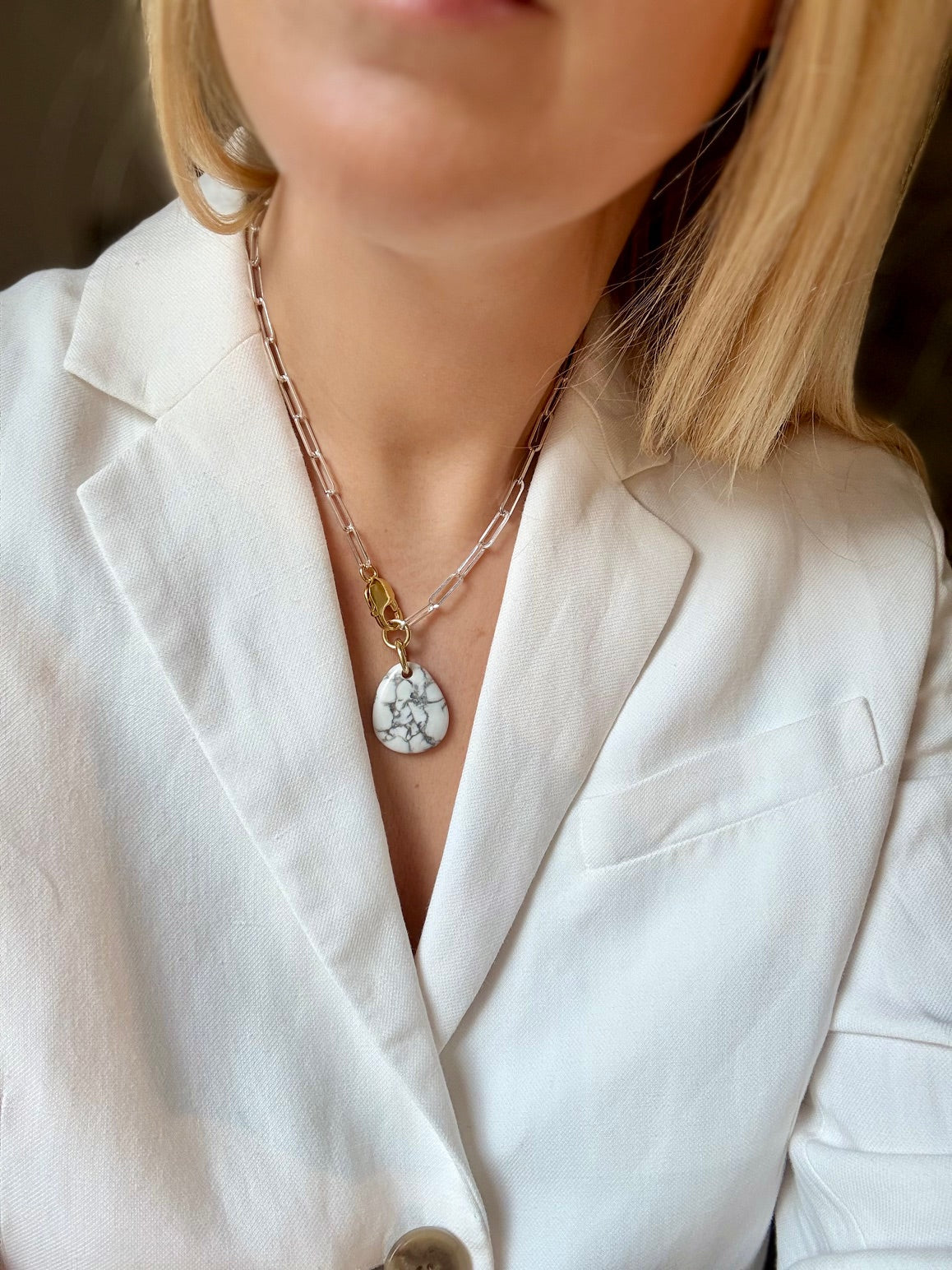 Collier Howlite #524